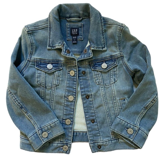 Gap kids Light blue soft denim jacket with snap closures. 
Size: US S (Girl) - Picture 6 of 6